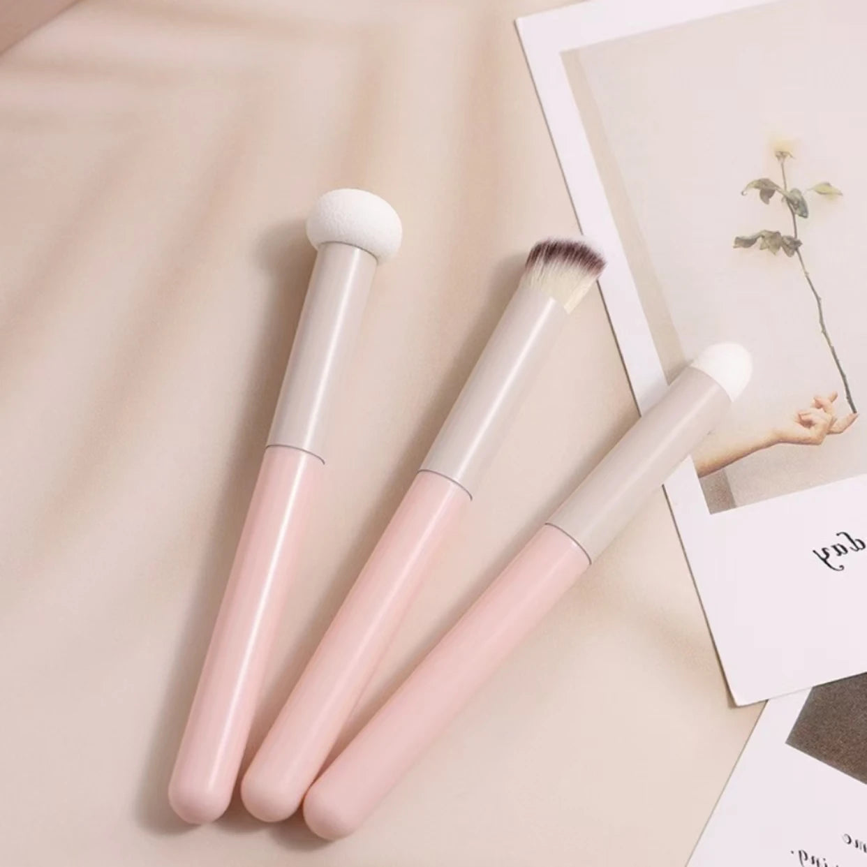 3 High-Quality Makeup Brushes: Mushroom Head Sponge Concealer Brush, Foundation Brush, Lipstick Lip Brush, Makeup Tools