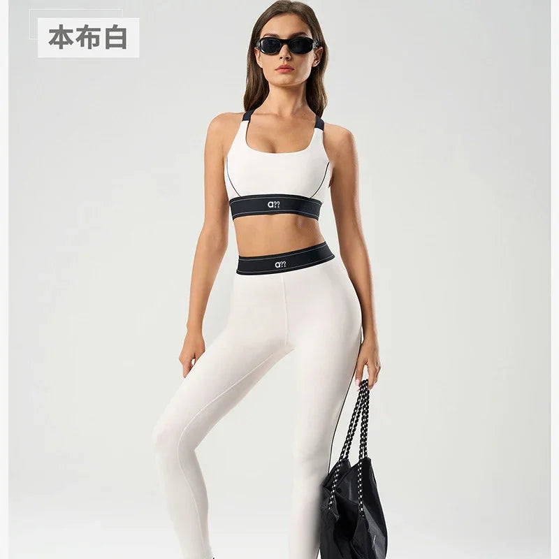 Yoga workout set toning buttocks suitable all kinds fitness activities sports tank top set running and exercising Two-piece set
