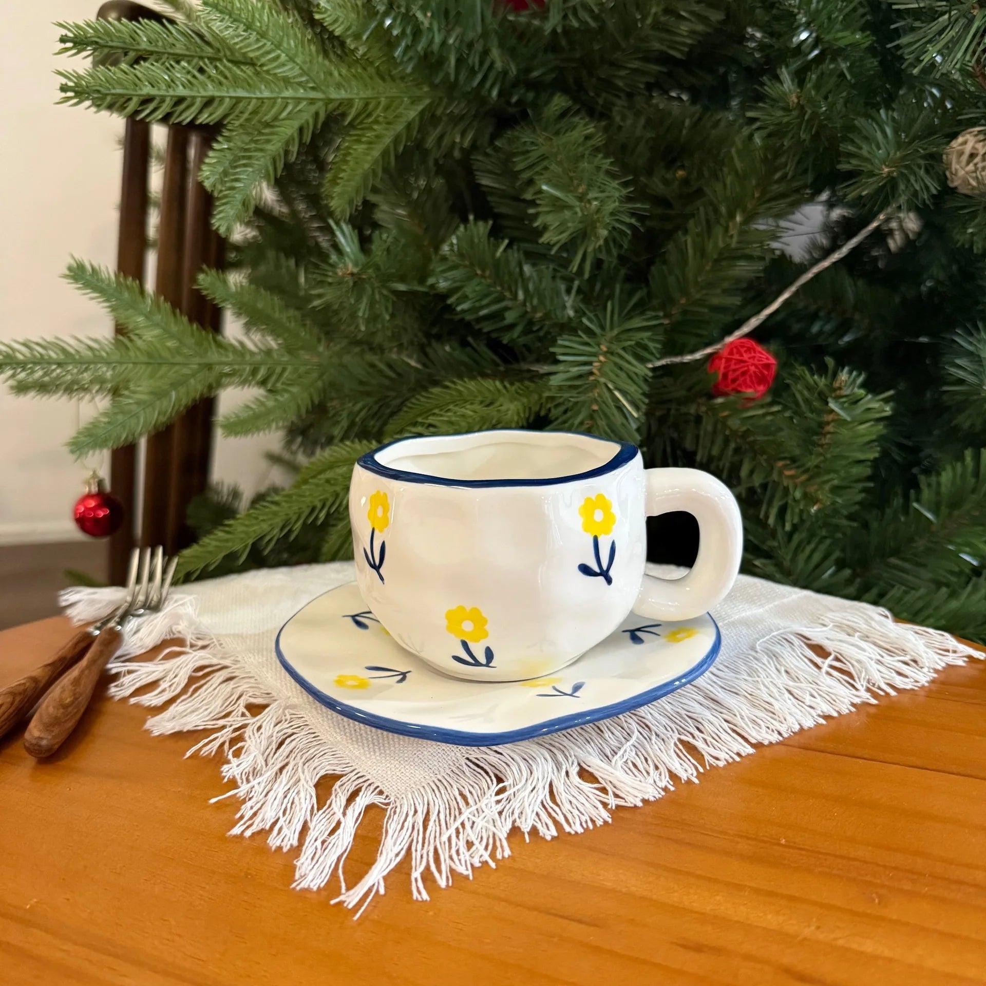 ins style retro flower ceramic cups and saucers, hand-squeezed irregular coffee cups and saucers, afternoon tea cups and saucers