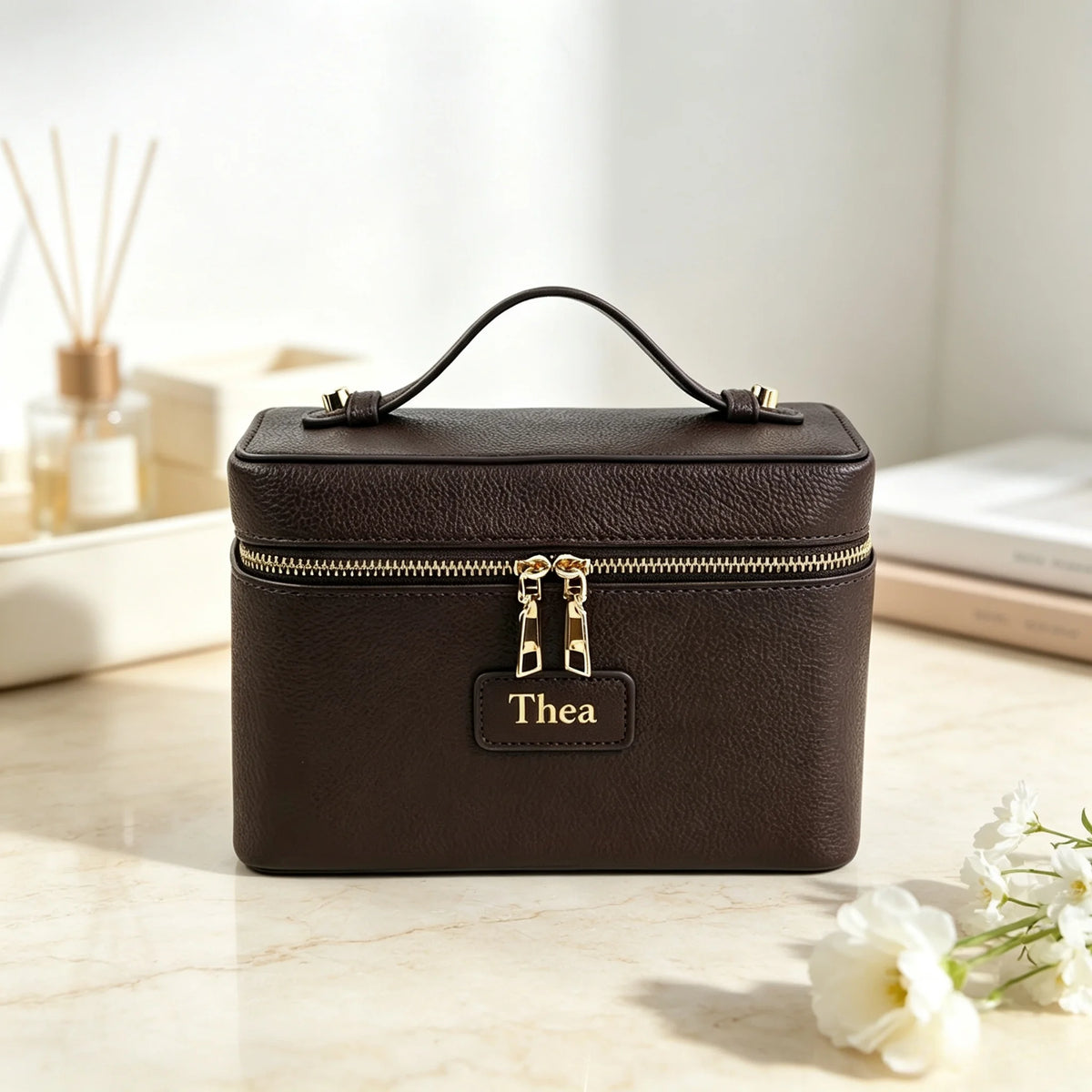Customized Name PU Leather Cosmetic Bag with Zoned Storage and Large Capacity Travel Toiletry Bag for Autumn Winter New Arrivals