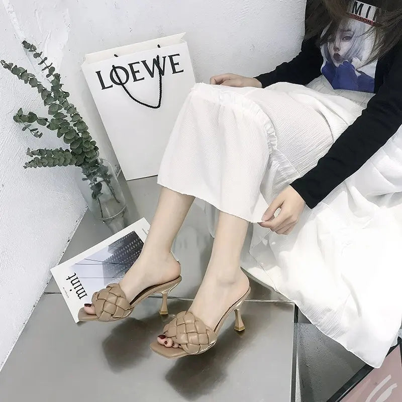New Women's Summer High-quality Woven Open-toe Flat Casual Slippers Fashionable Stiletto Sandals Womens Outdoor Beach Flip-flops