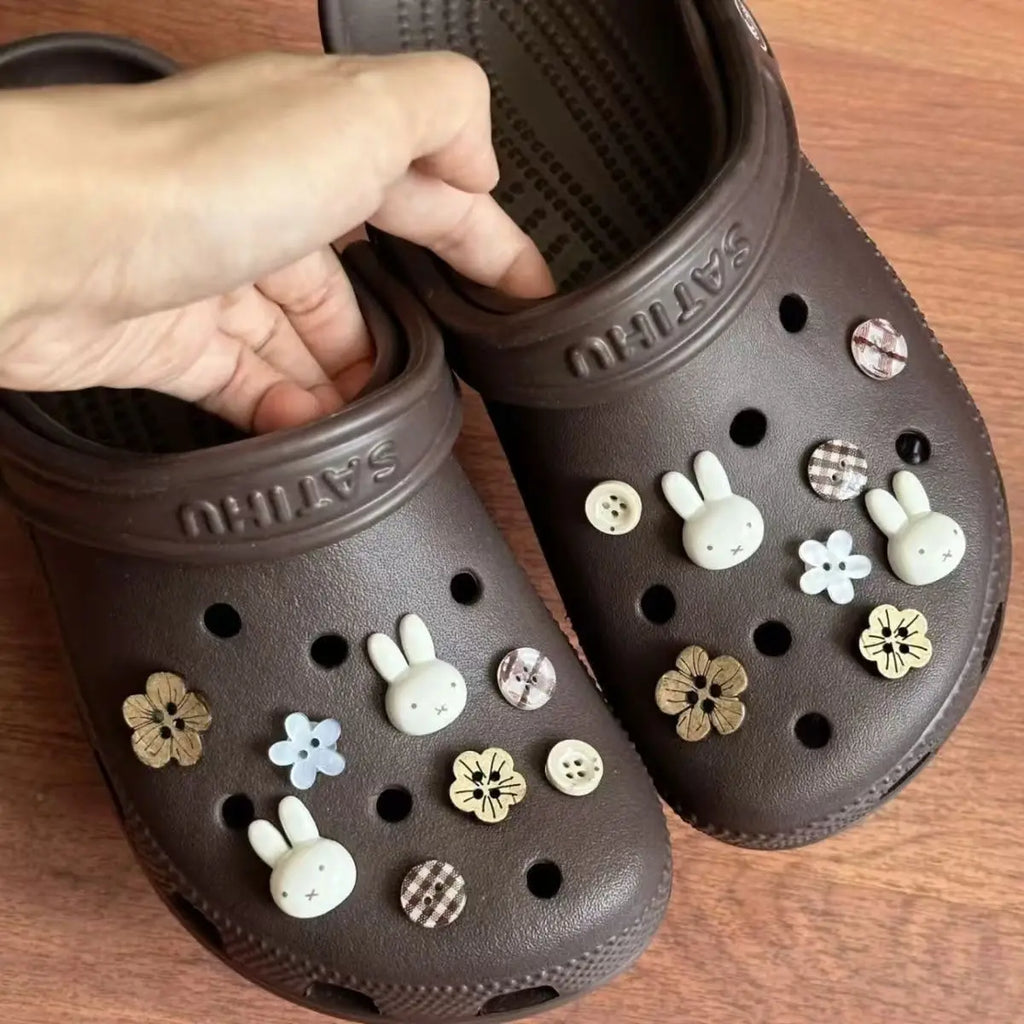 16Pcs Retro Rabbit Shoes Charms Set Plaid Buttons Multi Flowers Shoe Charms Decor for Sandals Clogs Holiday Gift Pack