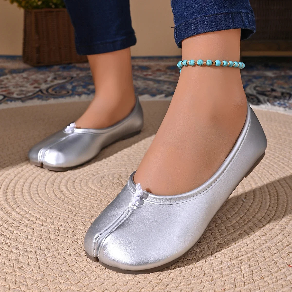 Japanese Style Tabi Ninja Shoes Women Cozy Leather Flats Split Hoof Toe Loafers Femme Mary Jeans Mocasines Ladies Ballerina Shoe