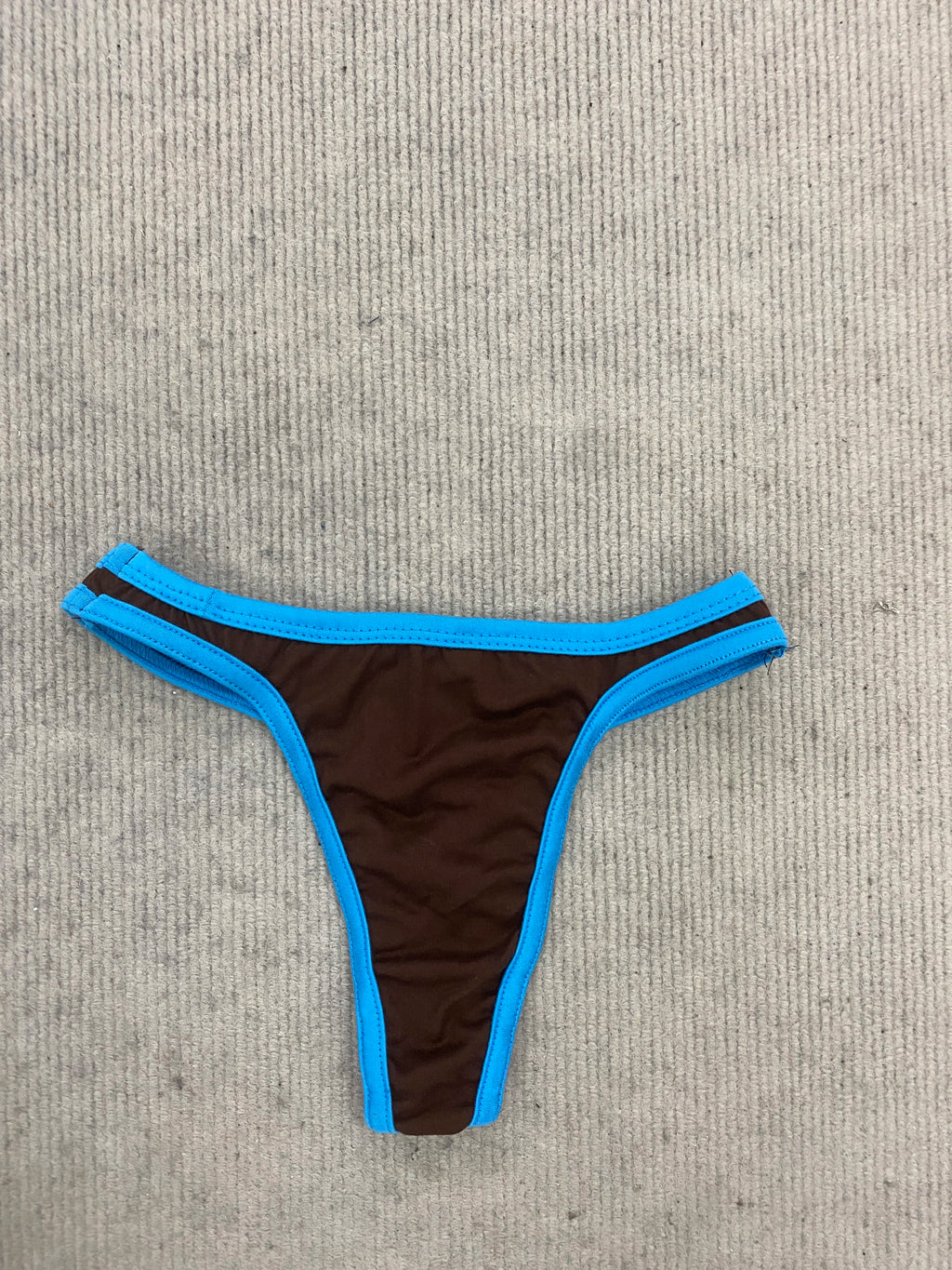 Summer 2026 Neck-Tied Triangle Cup Bikini American Retro Minimalist Sexy Spice Girl Style Printed Swimsuit for Women