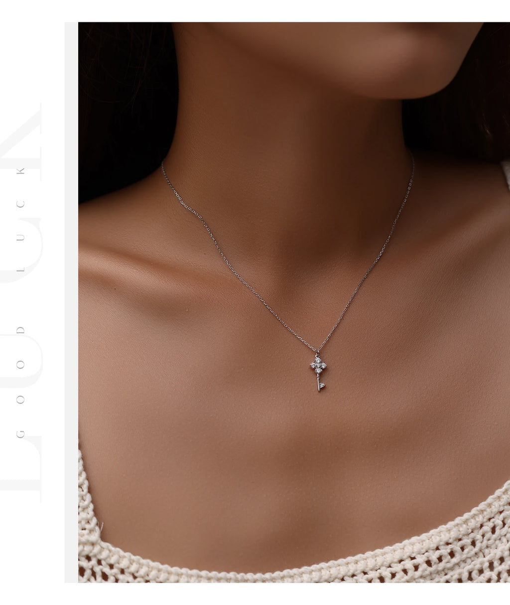 MODIAN D Color Moissanite Four Leaf Clover Key Pendant Necklace 925 Sterling Silver Lab Diamond Chain Fine Jewelry For Women