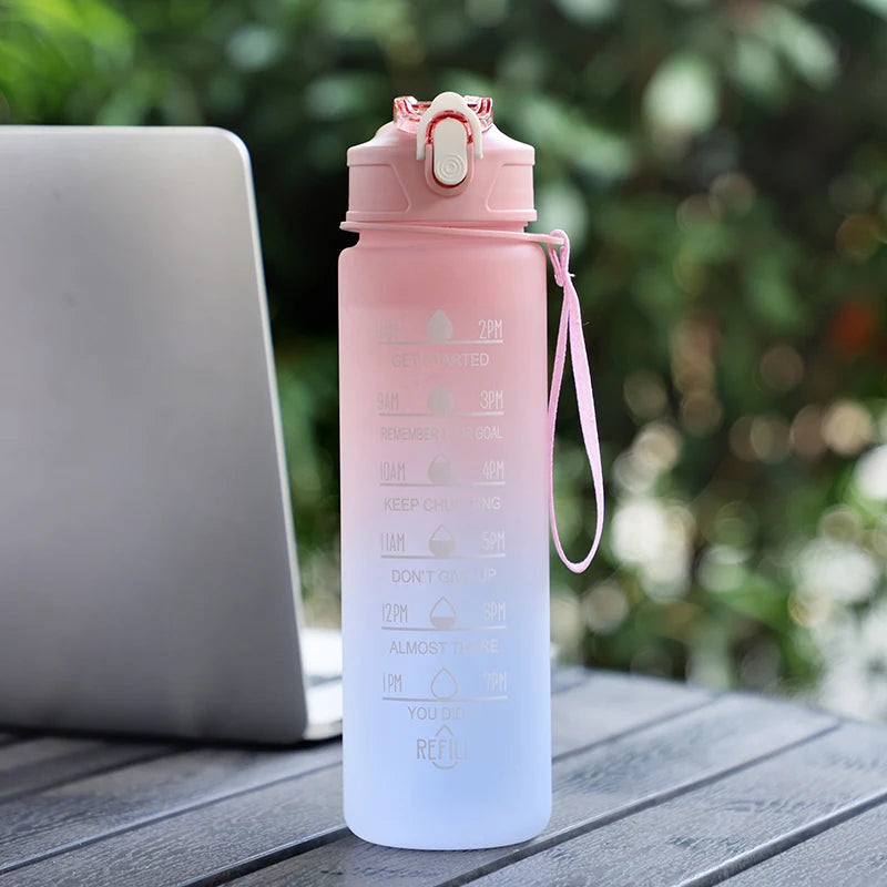 Graduated Straw Cup with Large Capacity of 800ml, Suitable for Sports and Outdoor Activities, Cute and Portable Sports Camping Cup, Water Bottle, Suitable for Students and Girls, Gift for Best Friends