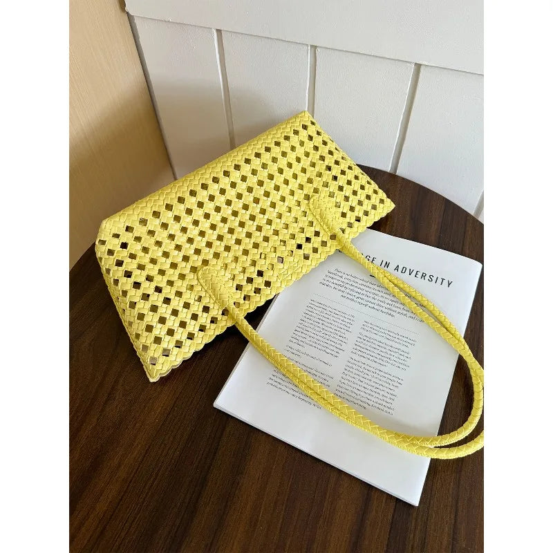 2026 New Fashion Hollow Out Woven Tote Bag for Women Large Capacity Commute Single Shoulder Handbag for Summer