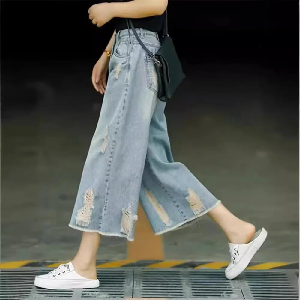 Women's Light Blue Ripped Denim Culottes, High Waist Wide Leg Cropped Jeans, Casual Frayed Hem Loose Fit Pants