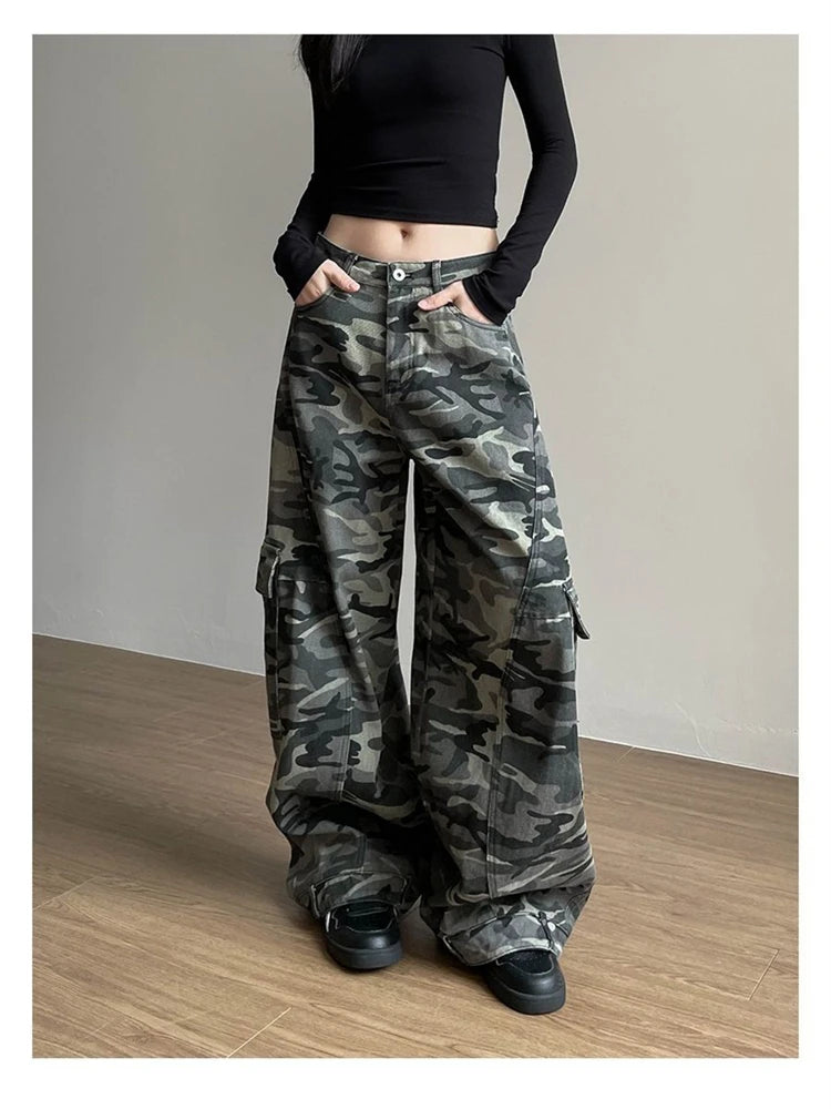 Women Camo Wide Leg Pants Streetwear Loose Trousers with Large Pockets Cool Girl Straight Cut Summer Unisex Bottoms