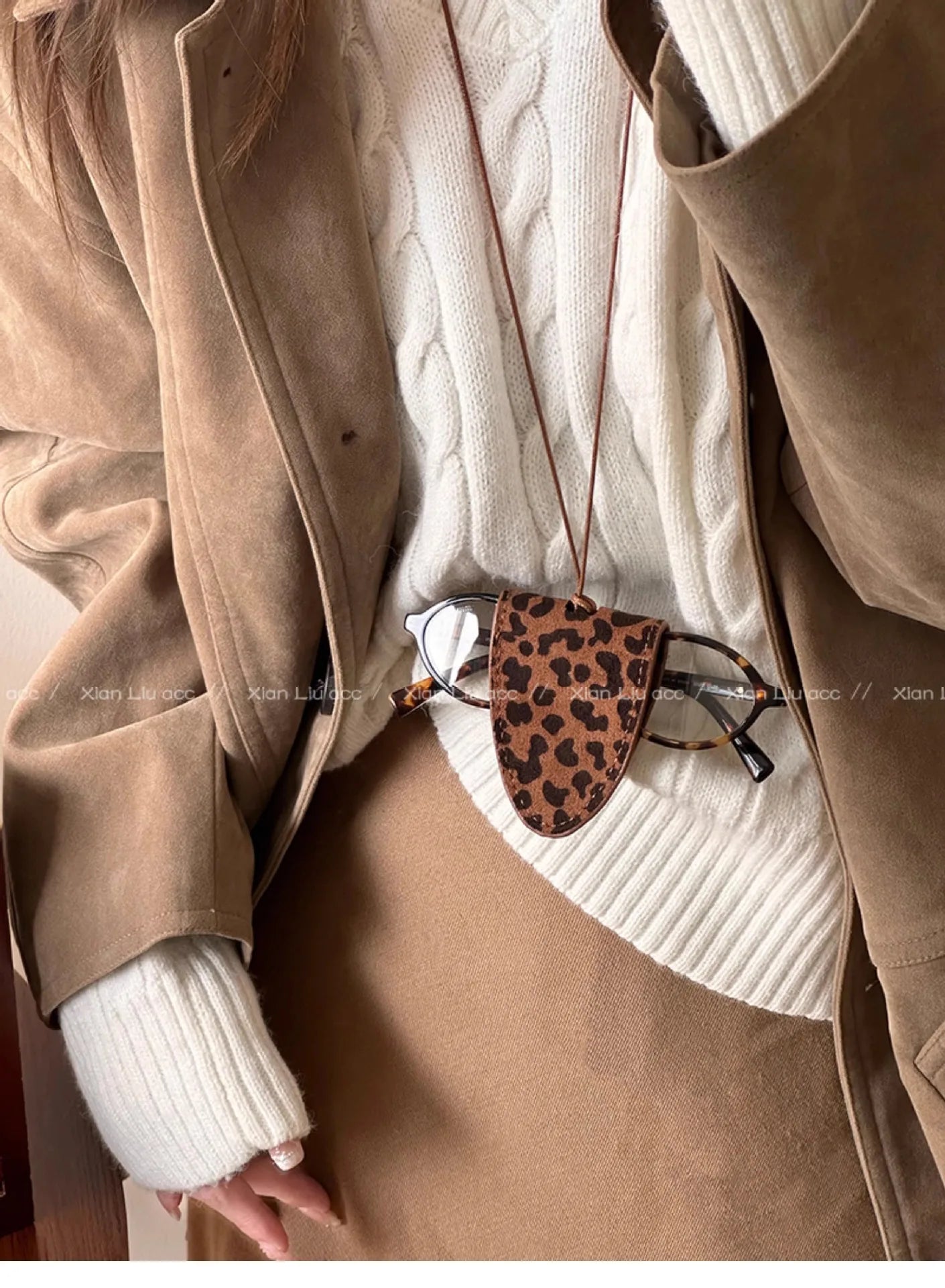 Leopard Print Eyeglasses Storage Bag Durable Hanging Neck Clip Easy Access Protection Simple Pendant Design