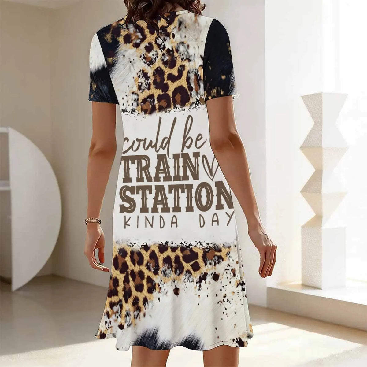 Women's Classic Leopard Print Short Sleeve Round Neck Midi Dress Loose Casual A Line Daily Wear Dress