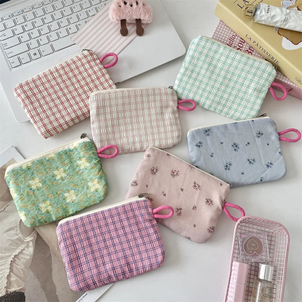 women's Coin Purses Korean Floral Countryside Style Sweet Kawaii Coin Purses Portable Lipstick ID Key Storage Bag Cosmetic Bag