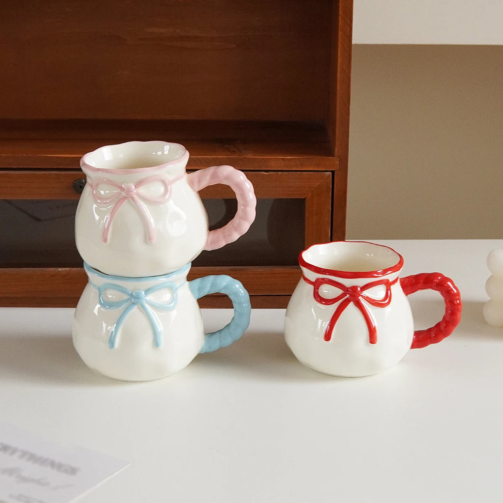 1Pc Ceramic Cup with Bowknot Design, Small Capacity Coffee Cup with Bowknot Handle, Household Daily Drinking Cup, Suitable for Afternoon Tea and Black Tea, Suitable for Espresso Cups in Restaurants and Cafes, Gift for Giving