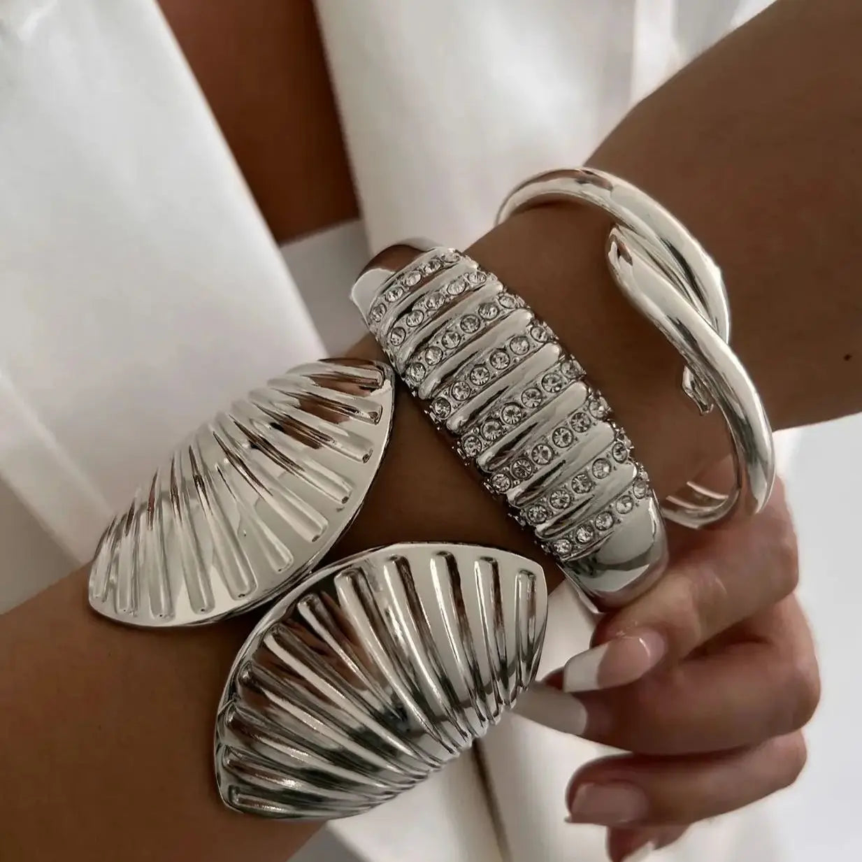 SHIXIN 6 Styles Gold Color Silver Color Scallop-Shaped Spring Bangles for Women Elegant Inlaid Rhinestone Cuff Bangles Bracelet