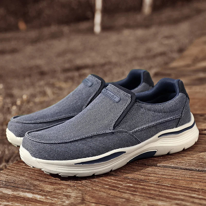Men's Casual Shoes Canvas Breathable Loafers Men 2025 New Male Comfortable Outdoor Walking Shoes Classic Loafers Men Sneakers