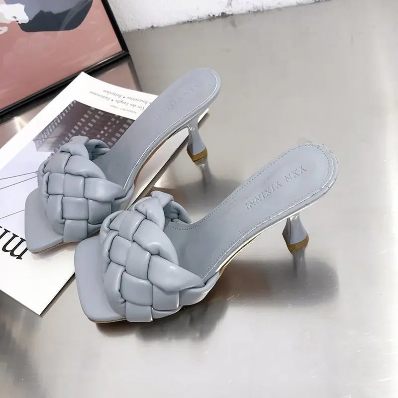 New Women's Summer High-quality Woven Open-toe Flat Casual Slippers Fashionable Stiletto Sandals Womens Outdoor Beach Flip-flops
