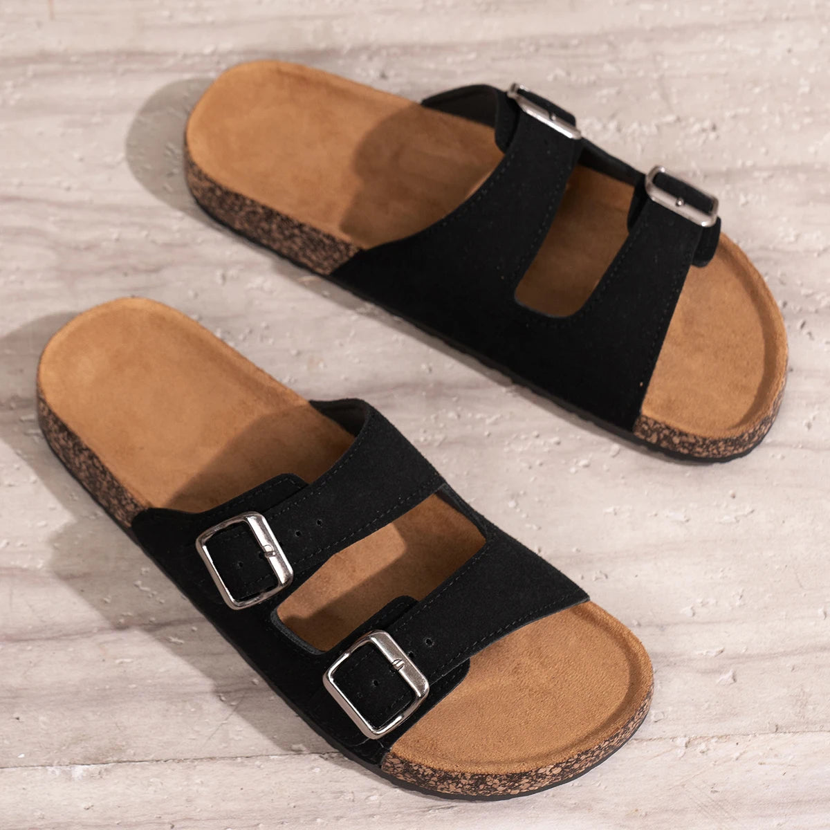Men's Fashionable Slippers, Casual and Versatile Thick-Soled Non-Slip Home Outdoor Slip-On Beach Sandals