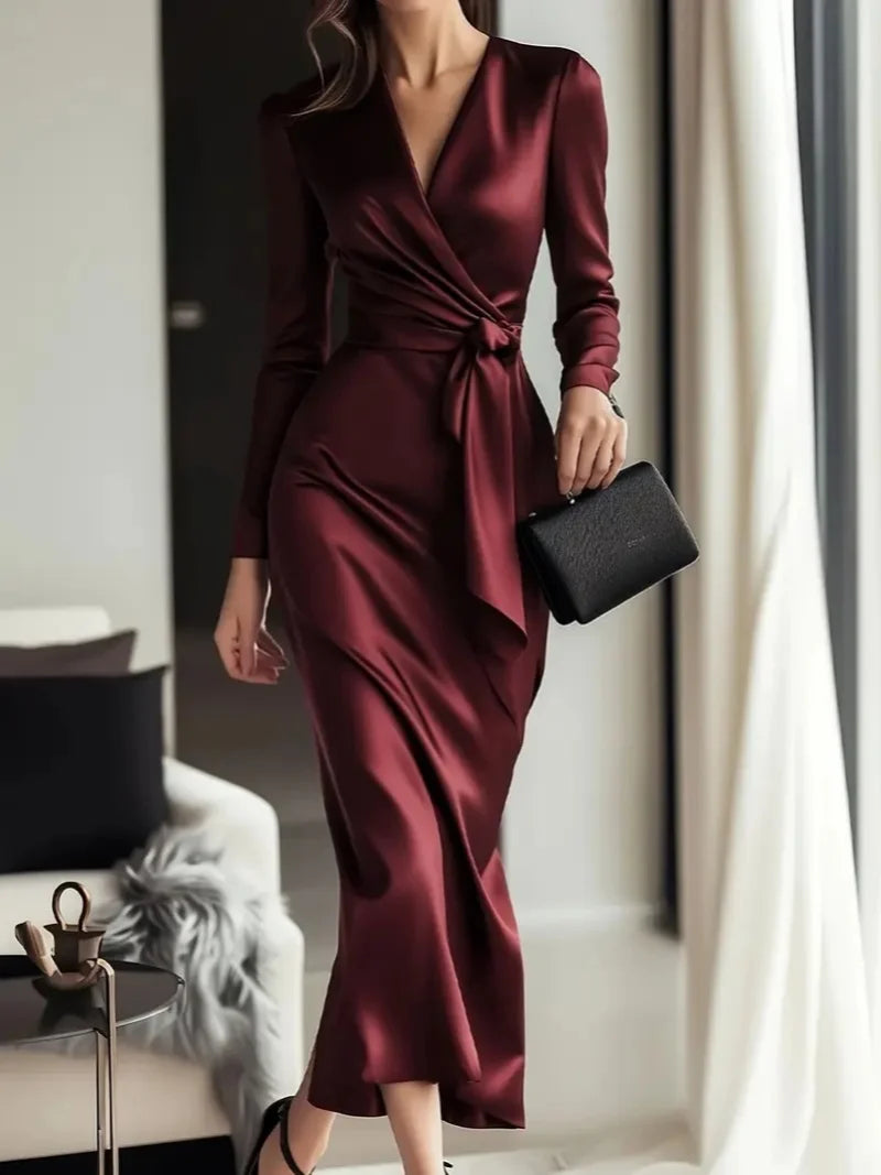Autumn temperament goddess Hepburn style long-sleeved lace-tight waist dress for women