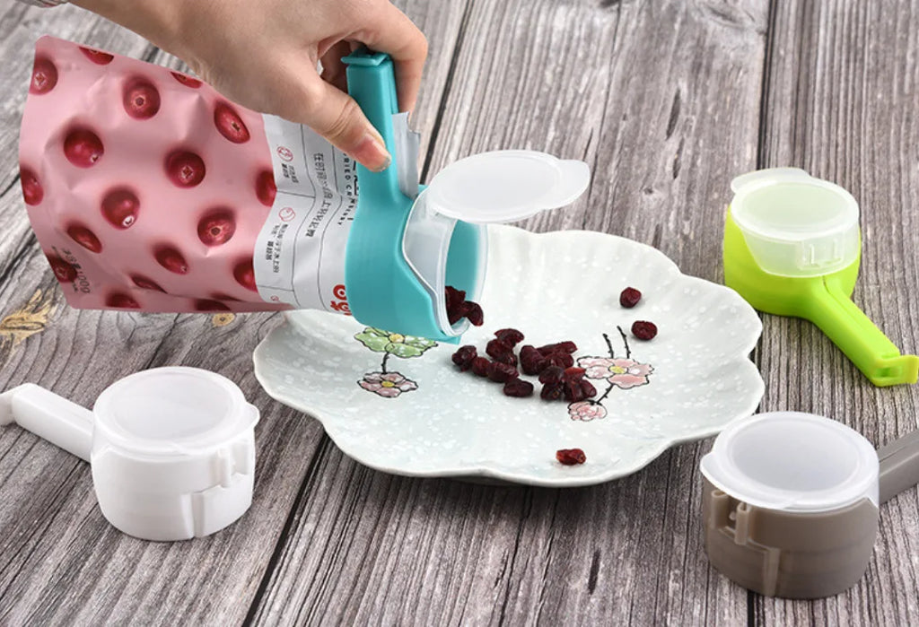 Snack Sealing Clip Fresh Keeping Sealer Clamp Plastic Food Saver Travel Kitchen Gadgets Seal Pour Food Storage Bag Cap Clip