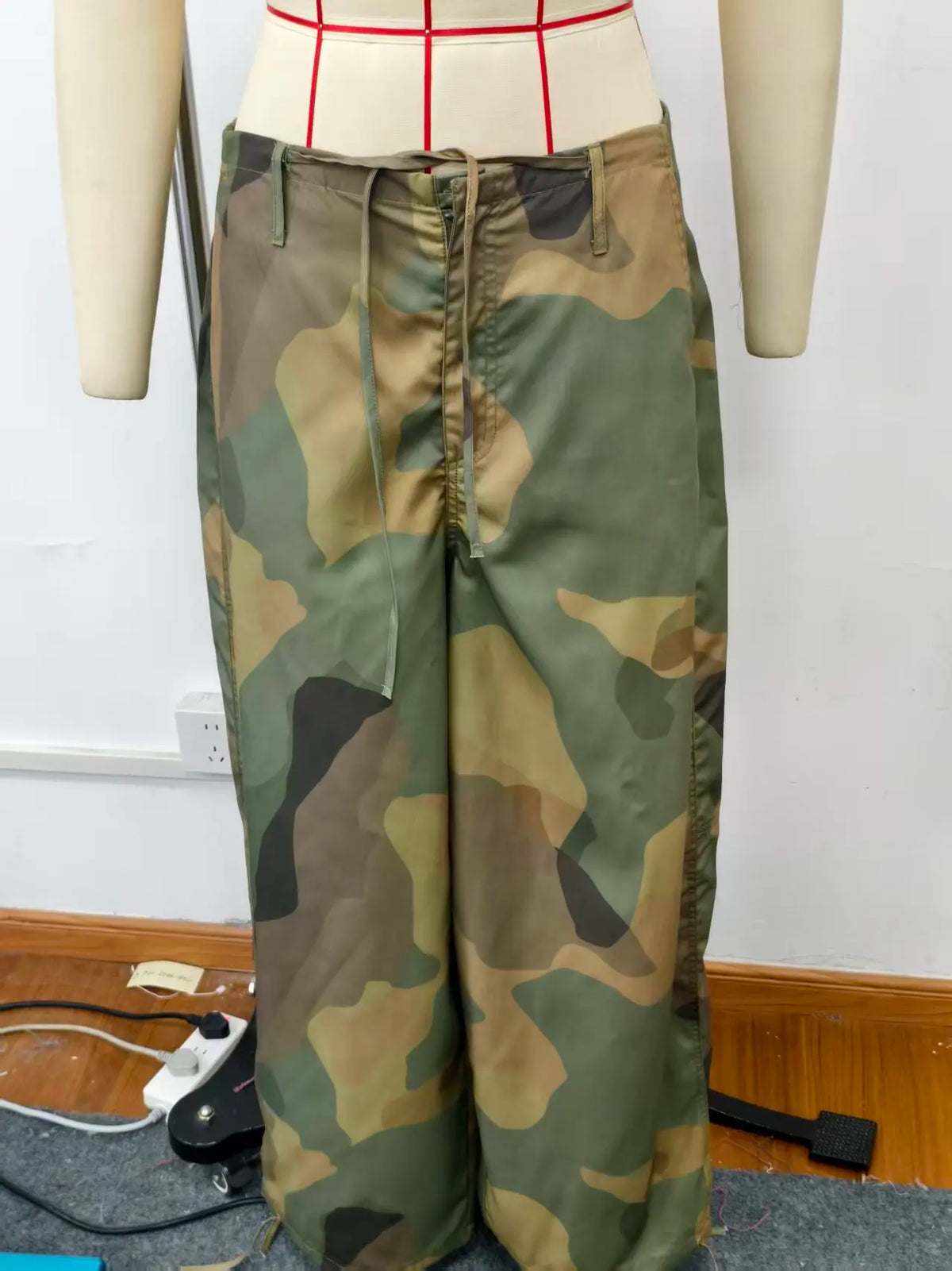 Camo Print Drawstring Waist Women Pants Wide Leg Loose Cut Drawstring Hem Relaxed Fit Casual Trouser Streetwear 2026 New Fashion