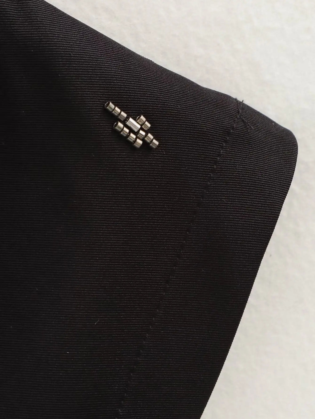 2025 New Women Sexy Single Shoulder Pearl Beading Asymmetrical Blouse T-shirt Summer Women Side Zipper Slim Shirts Chic Tops