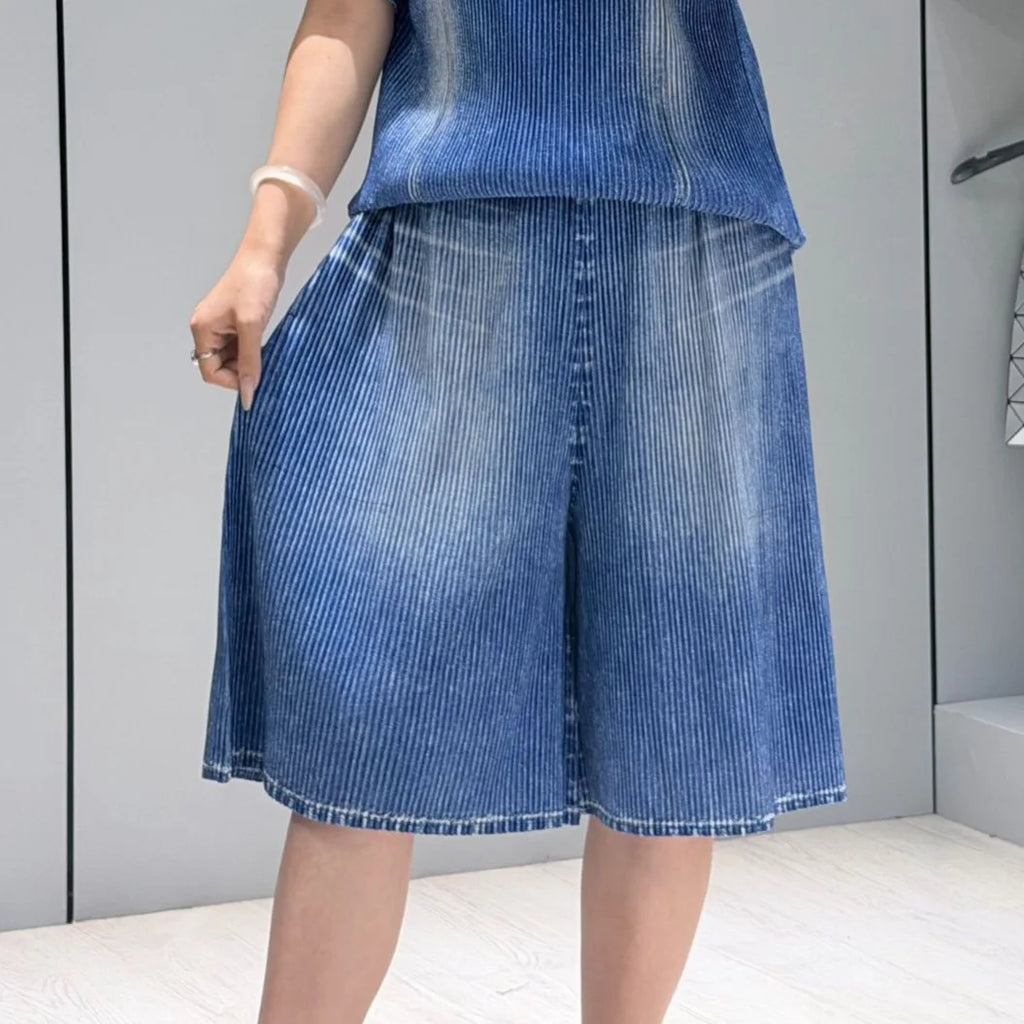 Miyake Pleated Faux Denim Two-Piece Set: Short-Sleeved Top and Loose-Fitting Wide-Leg Casual Pants