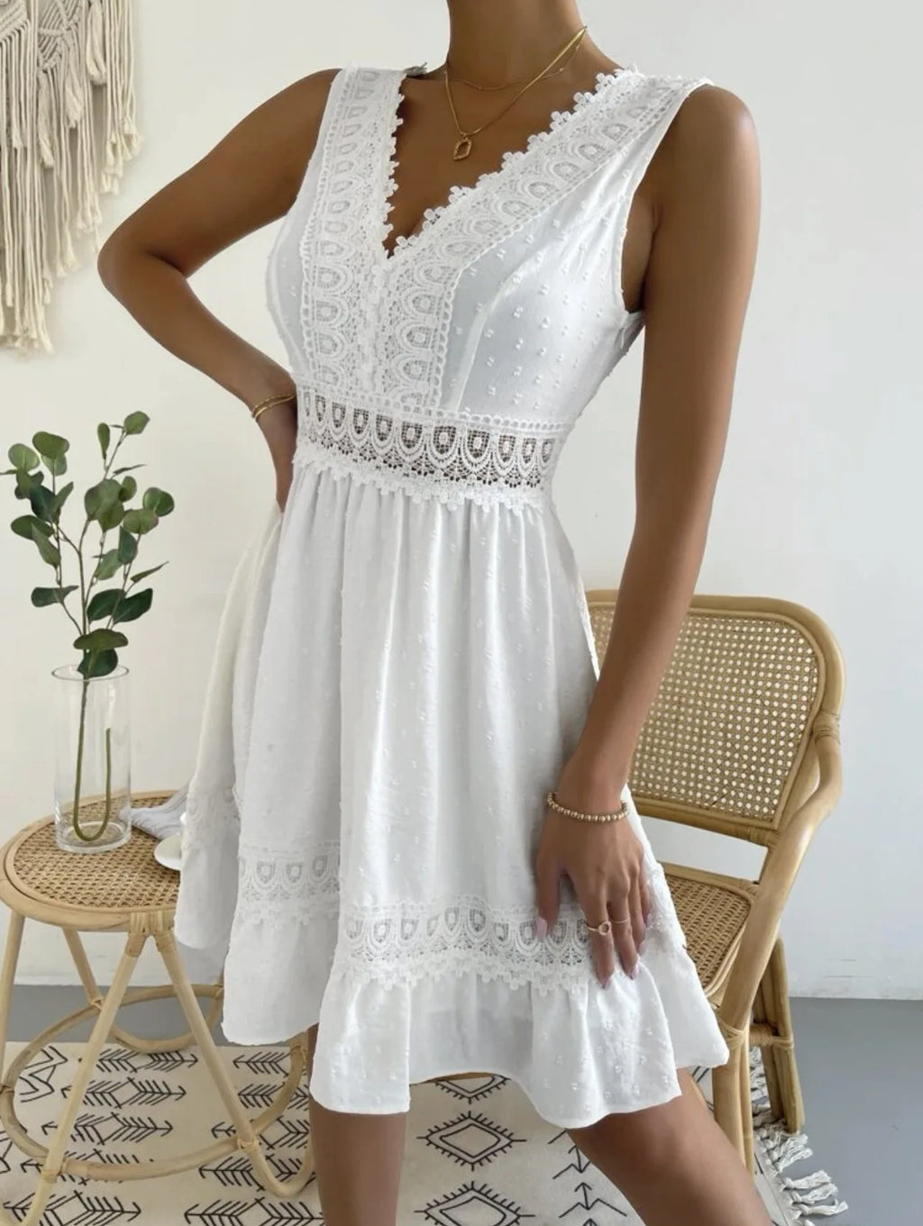 Women's White Party Dress Fashion Lace V-neck Ruffle Hook Flower Hollow Waist Mini Women Dresses Summer Sexy Prom Female Vestido
