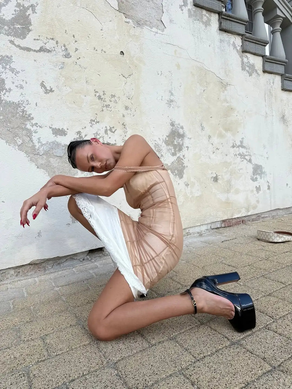 Sexy Nude Fishbone V-neck Dress Women Elegant Sleeveless Pleated Slim Waist-cinching Gown 2026 Summer Party Casual Streetwear