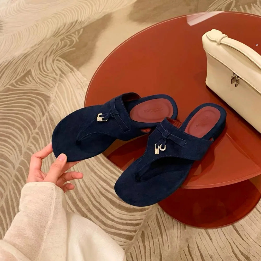 Fashion Metal Buckle Tassel Toe-clip Slippers Women Sandals Summer Flat Slippers Wearing Outside Casual Beach Shoes Female