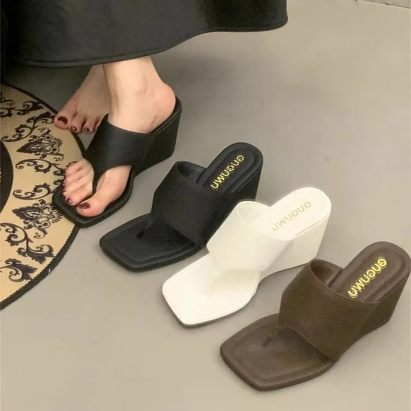 2025 Spring and Autumn New Style Slimming Slope Heel Korean Version Bare Toe Flip Flops Cool Slippers Sandals