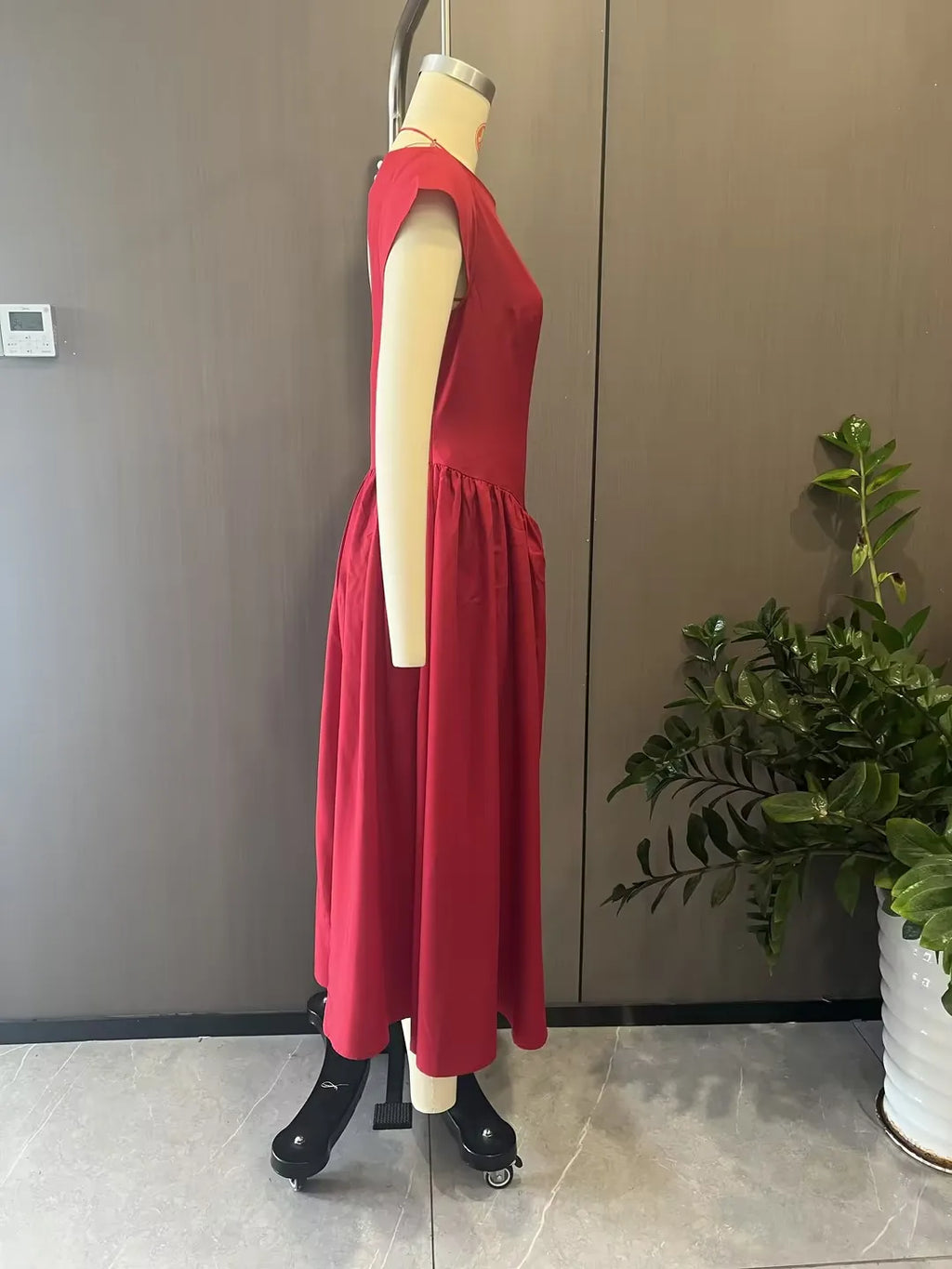 Elegant Pure Color Backless Slimming Dress Summer 2026 New Arrival Women's Fashion High Waist Floor Length No Sleeve