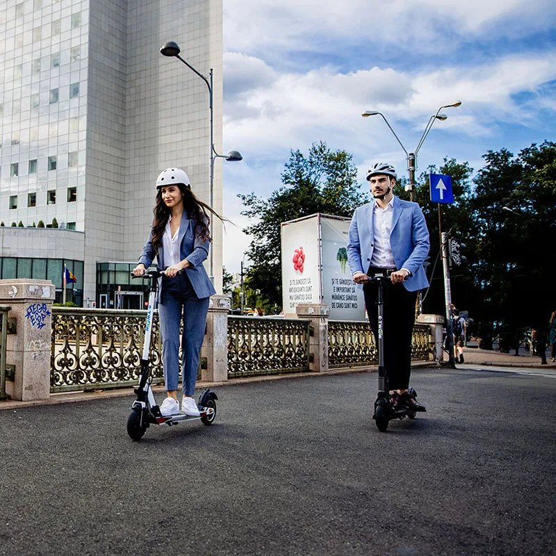 Newest Original E-TWOW GT Sport Version 700W Motor 48V 9.6 Ah E TWOW Li-ion Battery Electric Scooter