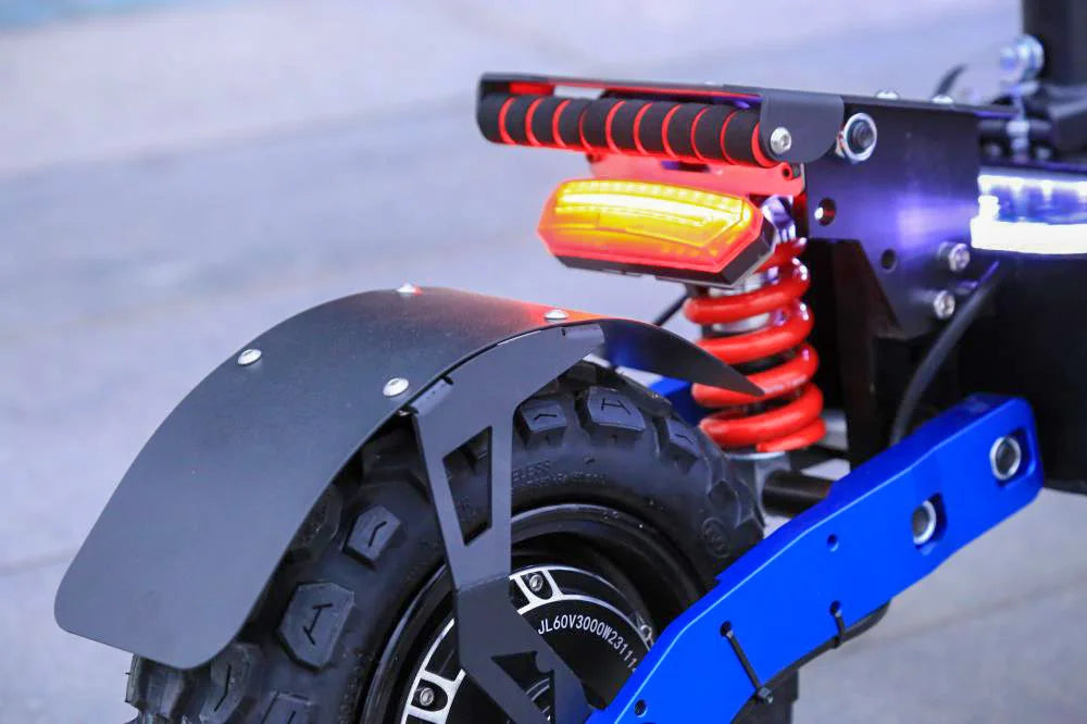 E8P 6000W Dual Motor 60V 40AH Electric Scooter 11 inch Off-Road Tyres with Seat Max Speed 85-90km/hLCD Display Foldable Escooter