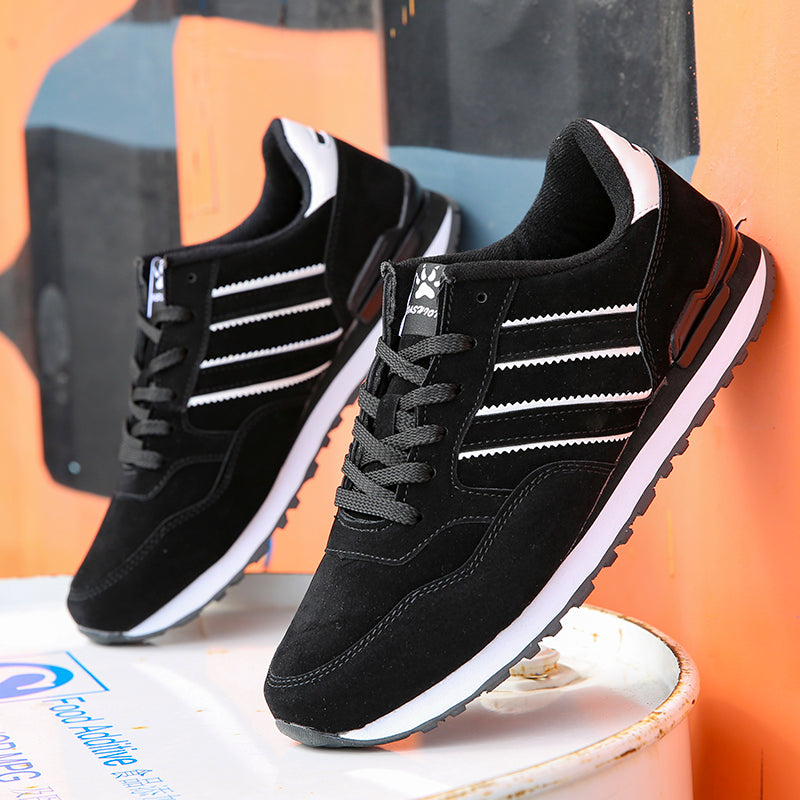 Lightweight Men Sneakers Classical  Suede Leather Men Running Shoes Outdoor Comfortable Sport Shoes Breathable Flat Casual Shoes