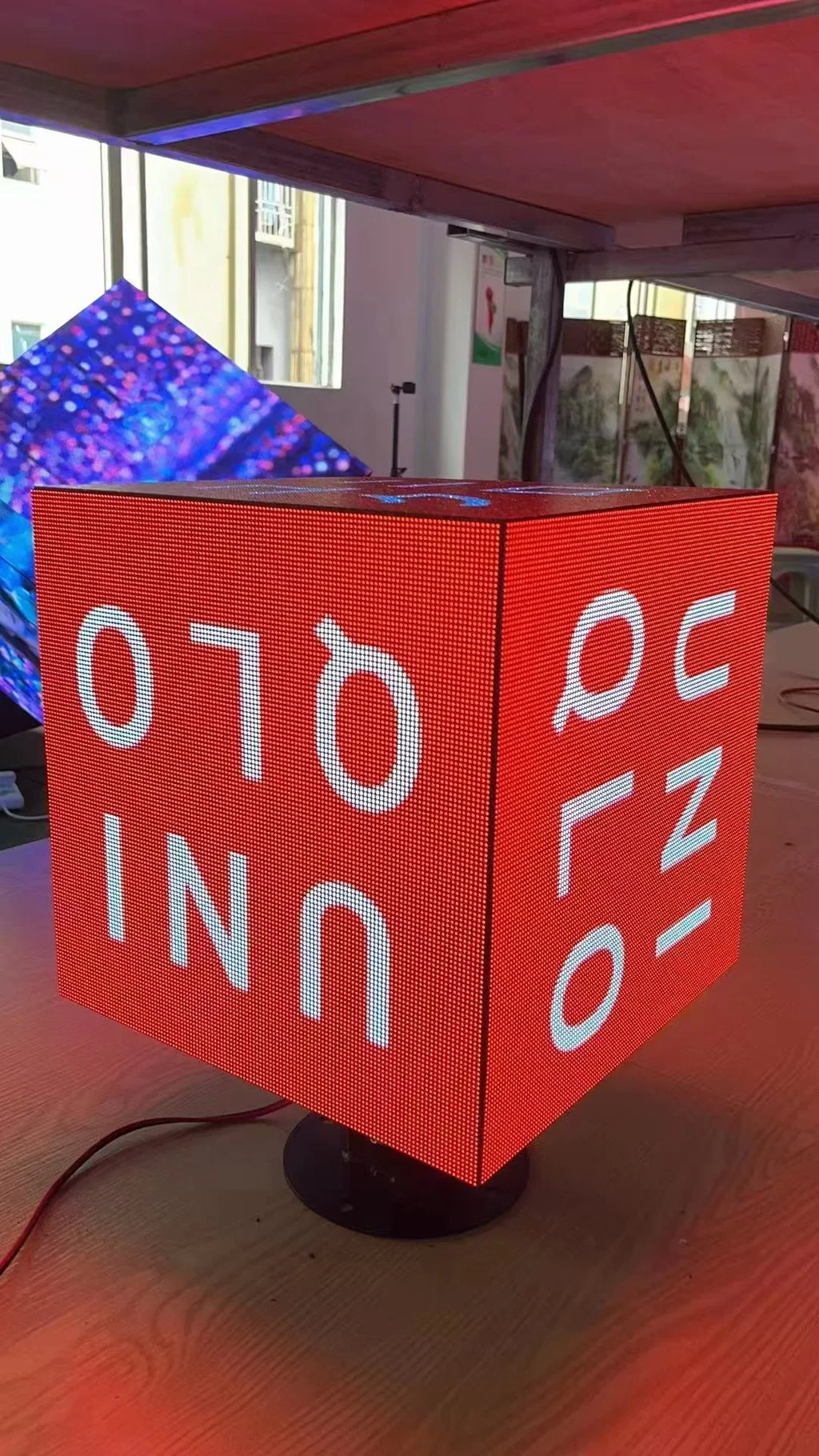 LED Rubik's Cube screen Full-color curved Seamless splicing Large screen Special-shaped screen Exhibition hall LED displa