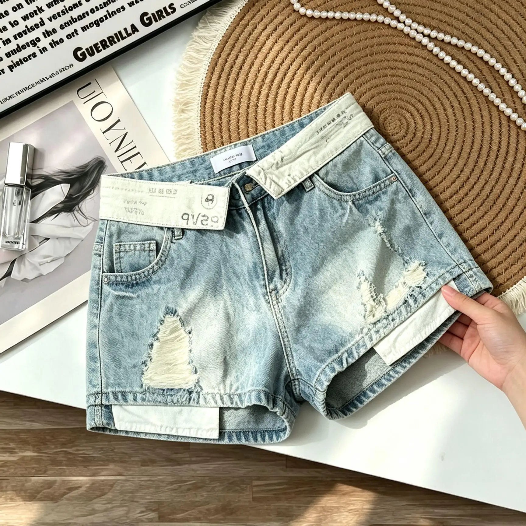 Retro Flanged Waist Ripped Denim Shorts Women's Summer Sexy Hip-wrapped Straight Hot Pants