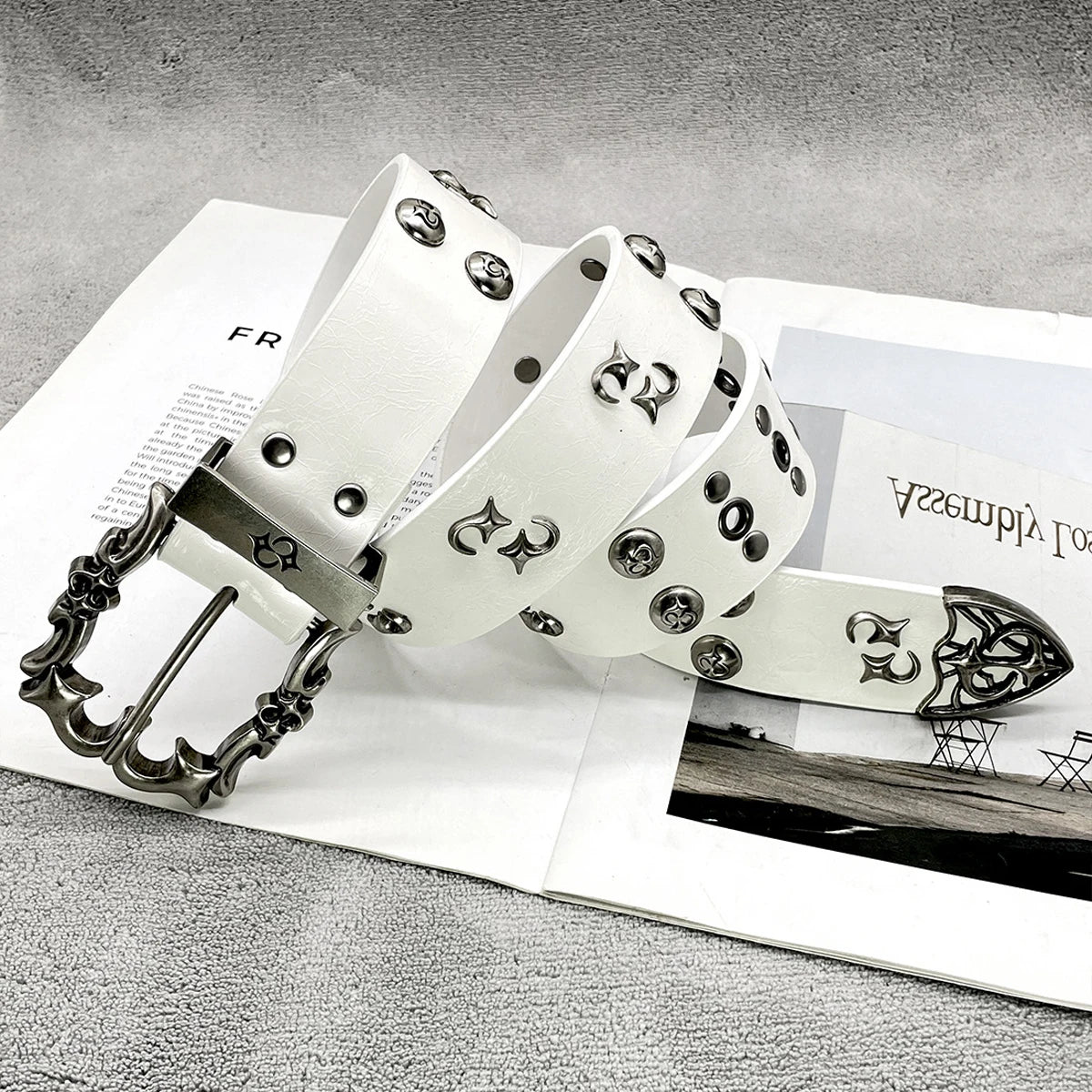 NEW High-end Leather Belt Heavy Metal Rivet Punk Belts For Men Rock Stud Cowboy Belt Gothic Accessories Luxury Brands Waistband