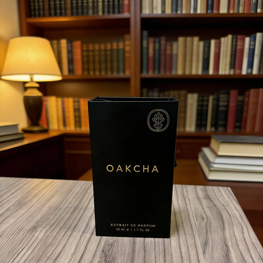 Oakcha Desiree Desire perfume is an advanced and charming dark wood flower fragrance. Huoxiang, Sandalwood, and Musk, cool and lazy, with a mysterious and seductive aura. The black bottle has a high-end texture and a long-las