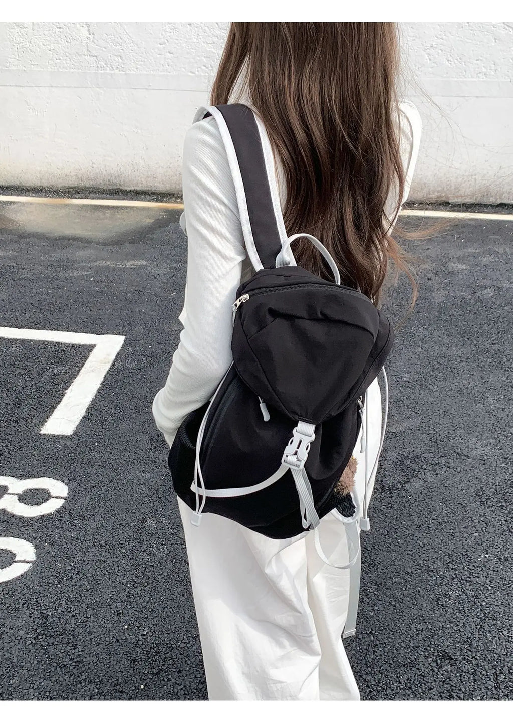 Women Outdoor Sports Backpack With Large Capacity Lightweight Nylon Backpack Suitable Casual Versatile Camping Travel Bag Unisex