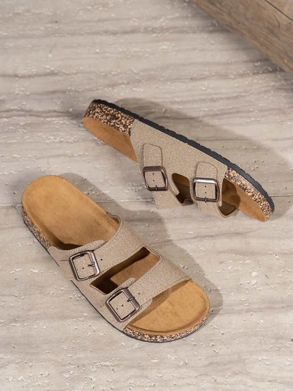 Men's Fashionable Slippers, Casual and Versatile Thick-Soled Non-Slip Home Outdoor Slip-On Beach Sandals