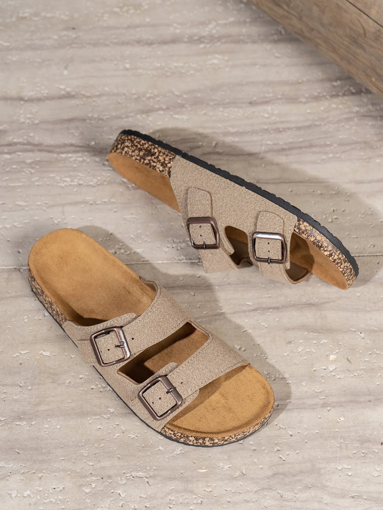 Men's Fashionable Slippers, Casual and Versatile Thick-Soled Non-Slip Home Outdoor Slip-On Beach Sandals