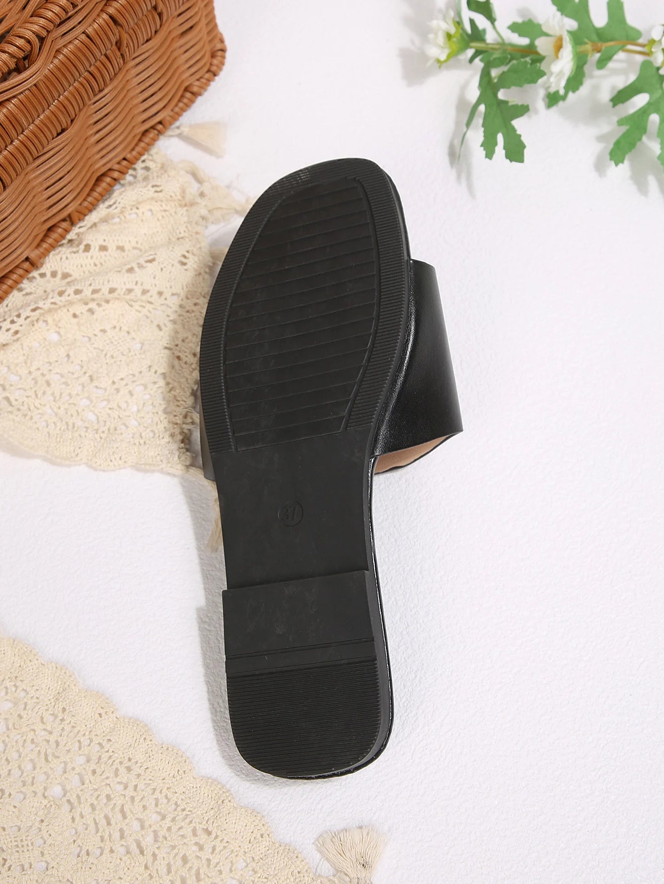 New Women's Spring Summer Fashion Trend Slip-On Sandals Anti-Slip Breathable Lightweight Casual Outdoor Beach Shoes Flat Heel