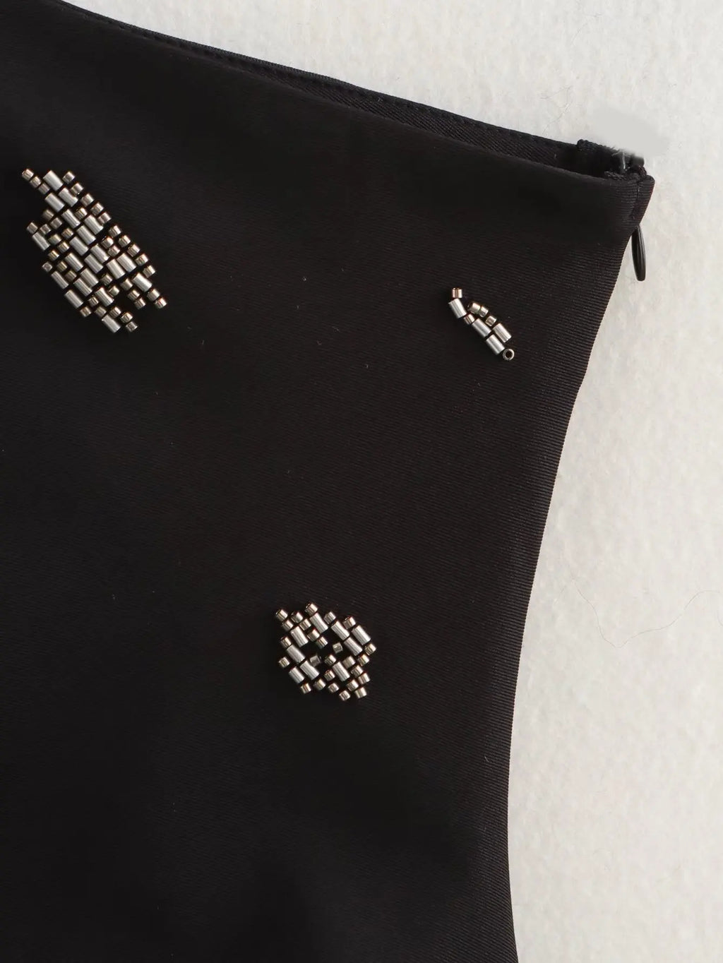2025 New Women Sexy Single Shoulder Pearl Beading Asymmetrical Blouse T-shirt Summer Women Side Zipper Slim Shirts Chic Tops