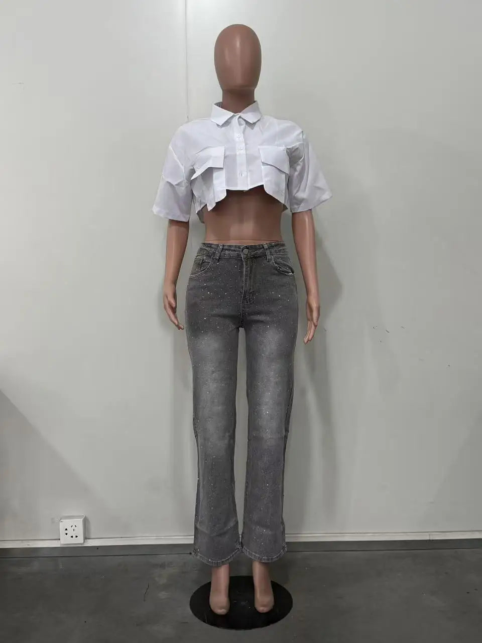 Women's Outfit Featuring Diamond-studded Washed Denim Pants Women's High-waisted Straight-leg Pants, and "hot Girl" Style Pants.