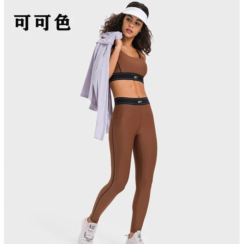 Yoga workout set toning buttocks suitable all kinds fitness activities sports tank top set running and exercising Two-piece set