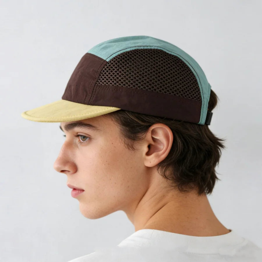 Retro Color-Blocked Breathable Quick-Dry Flat-Brimmed Hat with Adjustable Mesh Fabric, Suitable for Both Men and Women, Ideal for Outdoor Activities Like Hiking, Running, Camping, and Daily Commuting