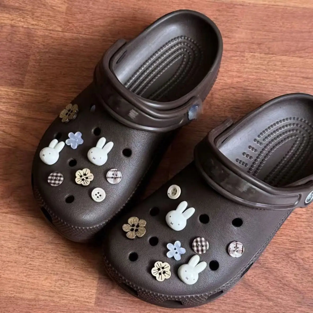 16Pcs Retro Rabbit Shoes Charms Set Plaid Buttons Multi Flowers Shoe Charms Decor for Sandals Clogs Holiday Gift Pack