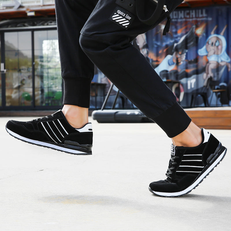 Lightweight Men Sneakers Classical  Suede Leather Men Running Shoes Outdoor Comfortable Sport Shoes Breathable Flat Casual Shoes