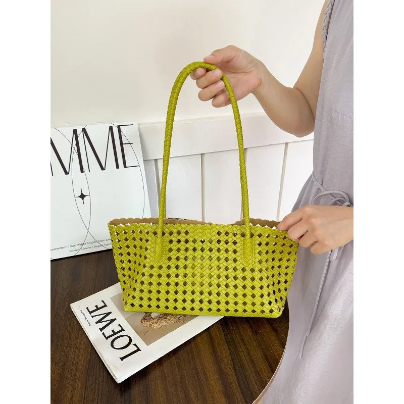 2026 New Fashion Hollow Out Woven Tote Bag for Women Large Capacity Commute Single Shoulder Handbag for Summer
