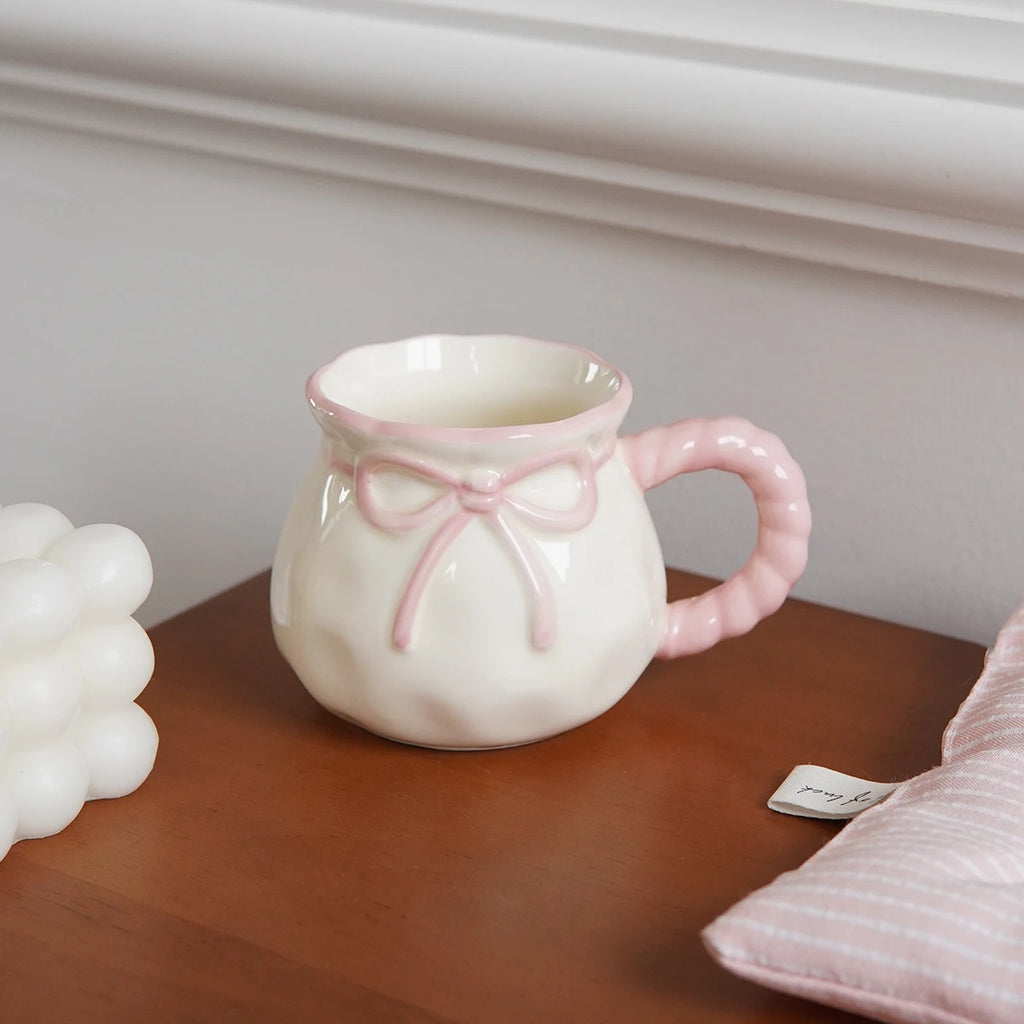 1Pc Ceramic Cup with Bowknot Design, Small Capacity Coffee Cup with Bowknot Handle, Household Daily Drinking Cup, Suitable for Afternoon Tea and Black Tea, Suitable for Espresso Cups in Restaurants and Cafes, Gift for Giving